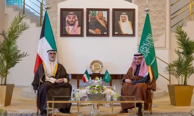 وزير نظيره الامير فيصل